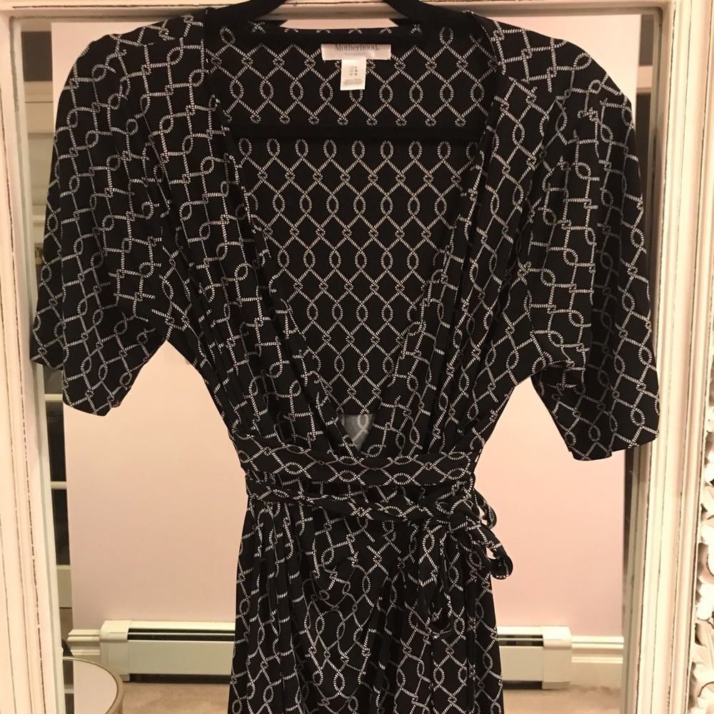 Motherhood maternity wrap dress - Picture 5 of 6